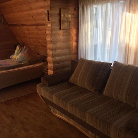 Viesu Nams Mezu 13 Hotell Ventspils Exteriör bild