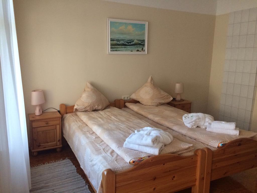 Viesu Nams Mezu 13 Hotell Ventspils Exteriör bild